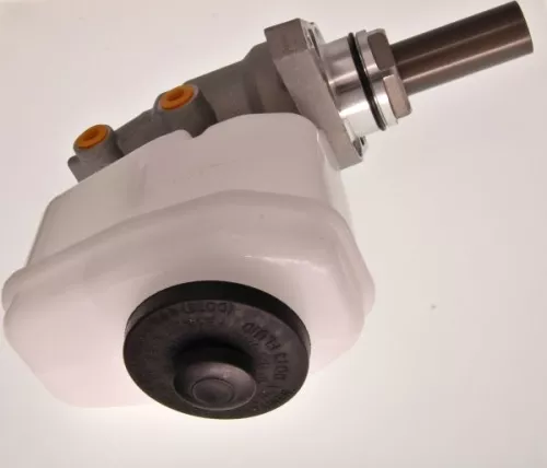 MAXGEAR Brake Master Cylinder (41-0072)